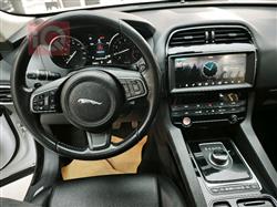 جاكوار إف-بيس